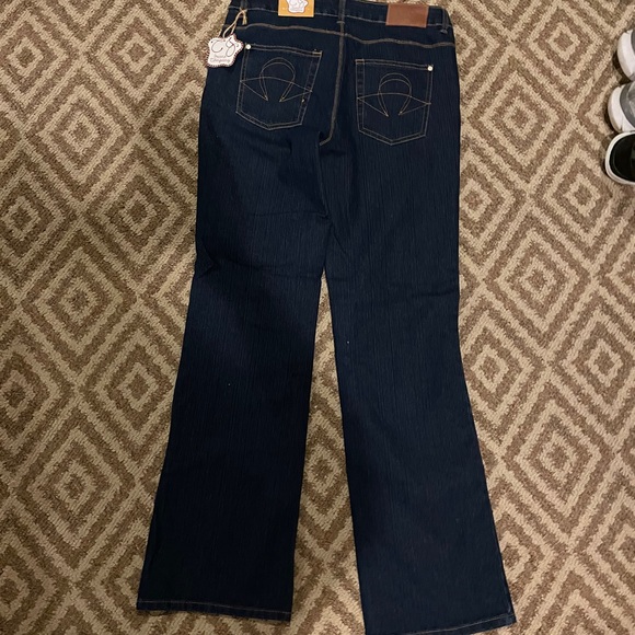 Jeans - Picture 6 of 6